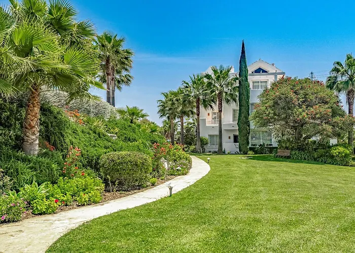 Alcazaba Lagoon 2425 Luxury Private Apartment